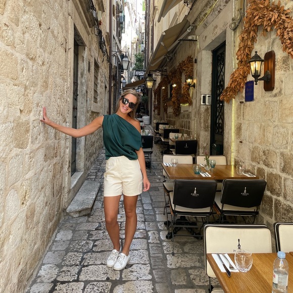 Meet your Posher, Rachel - Picture 3 of 5